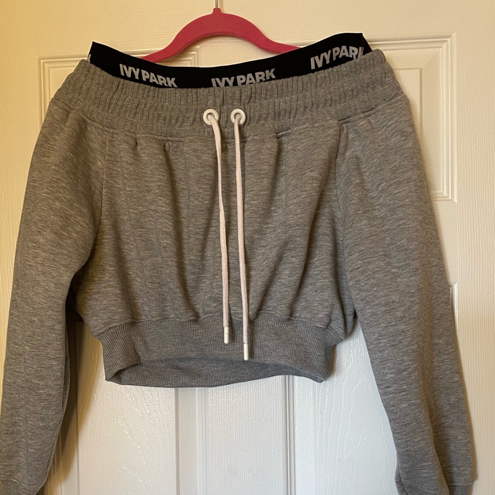 Ivy Park crop sweat shirt
